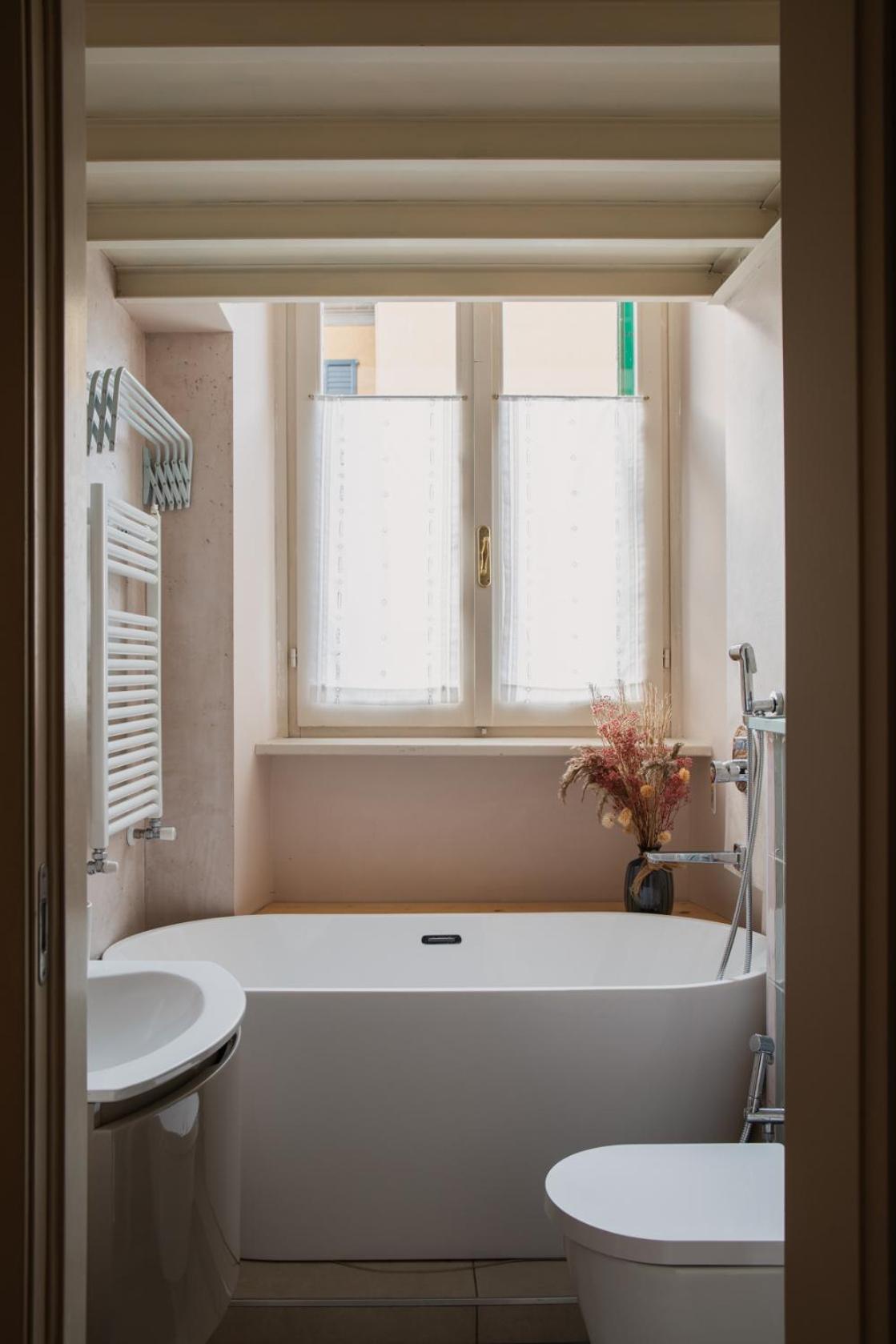 Bellevue Suite Rosselli โกโม ภายนอก รูปภาพ